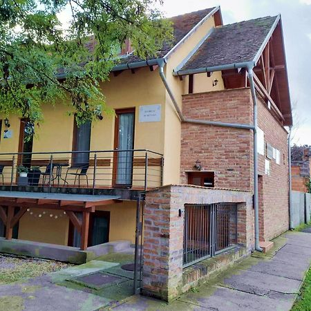 Bambusz Apartman Gyula Exterior foto